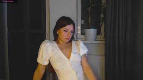 Snapshot of mariique chatting on November 2025 09:18:01 PM Mari online show from November 2025 09:18:01 PM