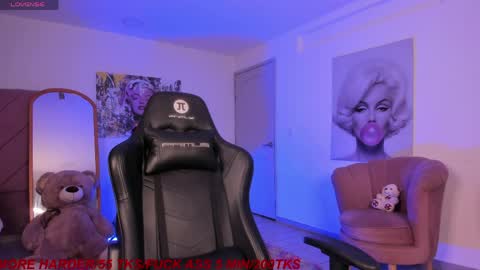 Marily Daniela online show from April 2026 11:35:01 PM