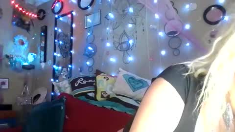 marilyn1620 online show from April 2026 06:18:01 AM