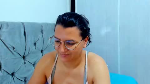 Snapshot of marilyn_garcia chatting on January 2025 01:49:02 PM MARILYN SEXY online show from January 2025 01:49:02 PM