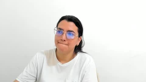 Snapshot of marilyn_garcia chatting on September 2025 02:00:01 PM MARILYN SEXY online show from September 2025 02:00:01 PM