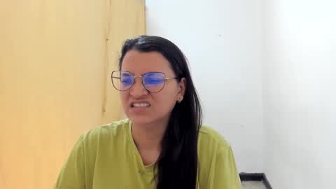 Snapshot of marilyn_garcia chatting on October 2025 02:29:01 PM MARILYN SEXY online show from October 2025 02:29:01 PM