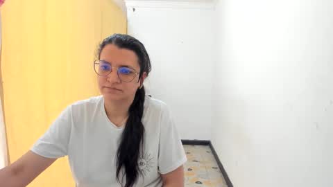 Snapshot of marilyn_garcia chatting on October 2025 03:40:02 PM MARILYN SEXY online show from October 2025 03:40:02 PM