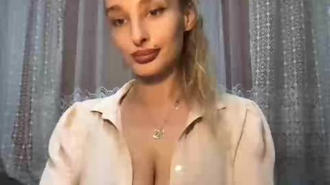 Snapshot of marilyndevilish chatting on December 2024 09:30:02 PM MarilynDevilish online show from December 2024 09:30:02 PM