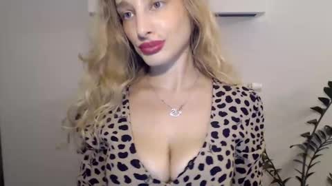 Snapshot of marilyndevilish chatting on January 2025 04:02:02 PM MarilynDevilish online show from January 2025 04:02:02 PM