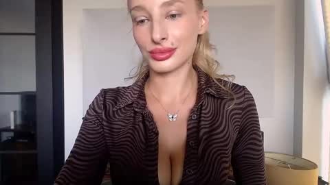Snapshot of marilyndevilish chatting on September 2025 08:03:02 AM MarilynDevilish online show from September 2025 08:03:02 AM