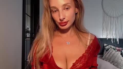 Snapshot of marilyndevilish chatting on September 2025 03:03:02 PM MarilynDevilish online show from September 2025 03:03:02 PM