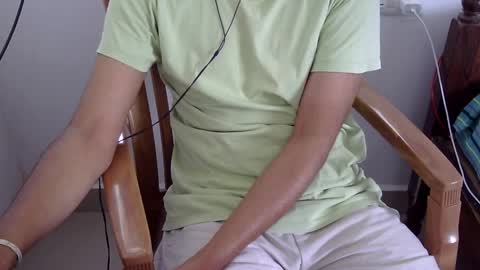 Snapshot of marinavine chatting on May 2026 06:51:02 AM The SHY UncutBoy online show from May 2026 06:51:02 AM