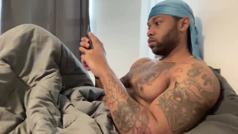 Snapshot of marineguyk19 chatting on January 2025 03:36:02 PM Z online show from January 2025 03:36:02 PM