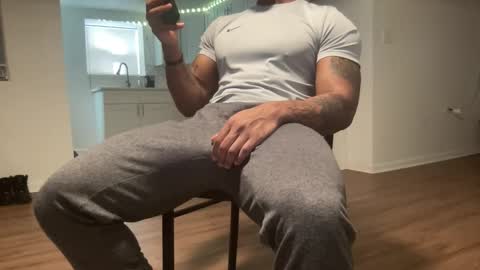 Snapshot of marineguyk19 chatting on December 2025 06:57:02 PM Z online show from December 2025 06:57:02 PM