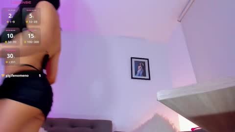 Snapshot of marinelaveau chatting on November 2025 11:37:01 PM marinelaveau online show from November 2025 11:37:01 PM