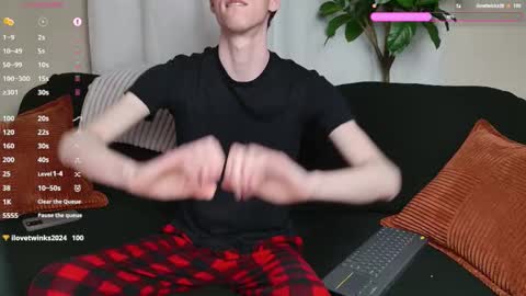 Mark online show from October 2025 01:57:01 AM