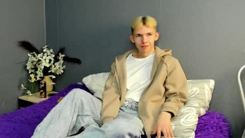 Snapshot of mark_brain chatting on May 2026 12:58:01 PM mark_brain online show from May 2026 12:58:01 PM