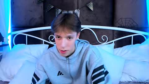 Mark online show from November 2025 11:23:02 AM