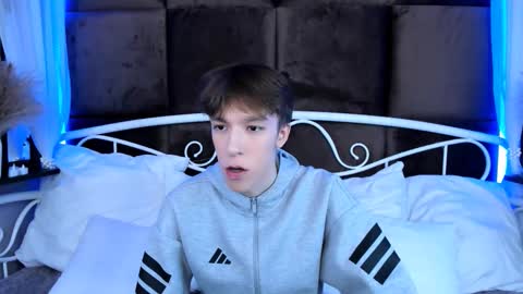 Mark online show from November 2025 10:32:01 AM