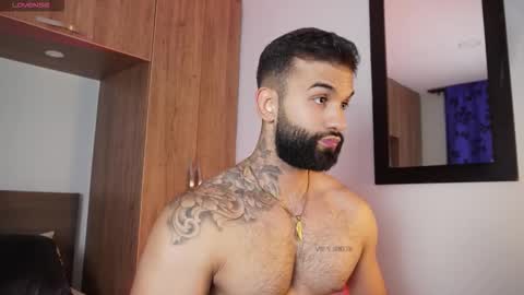 Mark online show from October 2025 01:11:01 AM