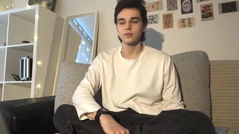 Mark online show from November 2025 11:21:01 AM