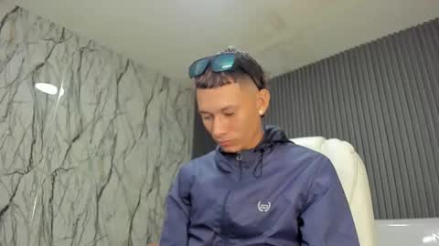 Snapshot of marks_sexy chatting on November 2025 05:57:02 PM marks_sexy online show from November 2025 05:57:02 PM