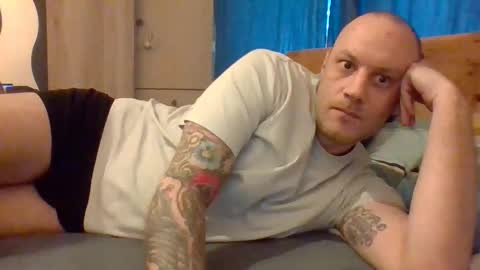 markus_7 online show from December 2025 09:47:02 AM