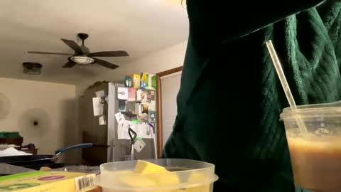 Snapshot of maroon_moon chatting on February 2025 01:51:01 AM maroon_moon online show from February 2025 01:51:01 AM