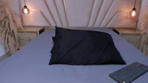 maroxcute online show from November 2025 01:25:02 PM