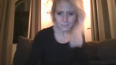 Snapshot of marrygorund chatting on February 2025 11:12:02 PM MaryGoRound online show from February 2025 11:12:02 PM