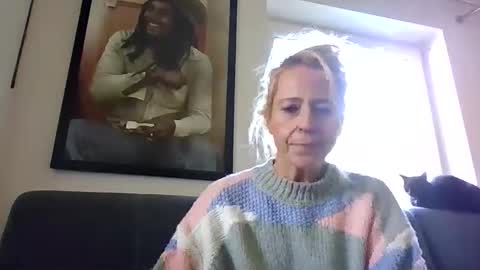 Snapshot of marrygorund chatting on October 2025 10:27:02 AM MaryGoRound online show from October 2025 10:27:02 AM