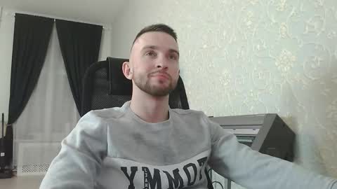 Snapshot of marselle_looker chatting on December 2025 04:23:02 PM Marselle online show from December 2025 04:23:02 PM