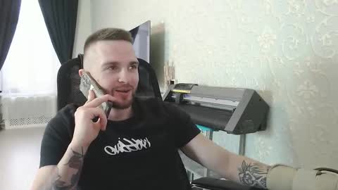 Snapshot of marselle_looker chatting on December 2025 10:42:02 AM Marselle online show from December 2025 10:42:02 AM