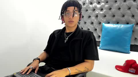 MARSHALL online show from December 2025 01:05:01 PM