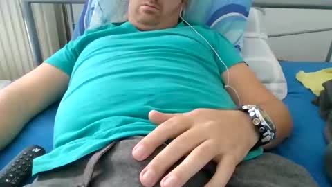 Snapshot of mart83_sllo chatting on October 2025 10:56:02 AM Martin83 online show from October 2025 10:56:02 AM