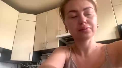 Marta online show from November 2025 06:13:01 AM