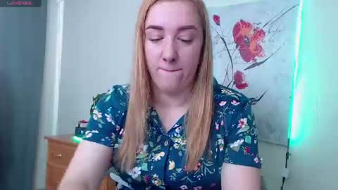 Snapshot of marthasimons chatting on June 2026 04:04:02 AM Martha online show from June 2026 04:04:02 AM