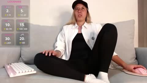 Snapshot of marthina_thompson chatting on May 2026 11:31:02 PM marthina thompson online show from May 2026 11:31:02 PM