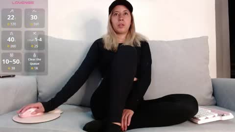 Snapshot of marthina_thompson chatting on May 2026 12:01:01 PM marthina thompson online show from May 2026 12:01:01 PM