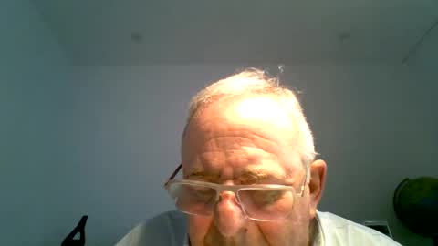 Snapshot of martin_1947 chatting on May 2026 06:35:01 PM martin_1947 online show from May 2026 06:35:01 PM