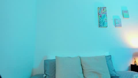 C A R O L I N A  online show from April 2026 10:52:02 AM