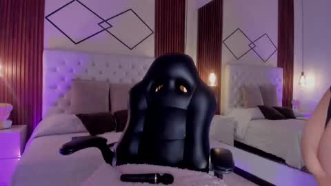 Martina online show from November 2025 08:58:02 AM