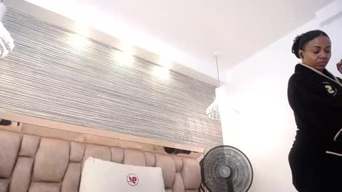 martina touss  online show from February 2025 06:32:02 PM