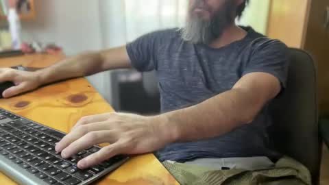 Snapshot of martincito22xl chatting on November 2025 11:23:02 AM Martincito online show from November 2025 11:23:02 AM