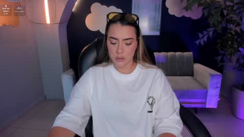 Martinna Bonnet online show from February 2025 01:22:01 PM