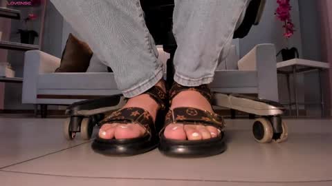 Martinna Bonnet online show from February 2025 10:41:01 AM