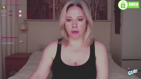 Snapshot of mary__linn chatting on September 2025 11:43:02 AM Mary linn online show from September 2025 11:43:02 AM