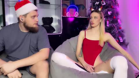 Snapshot of mary_and_vadim chatting on December 2024 05:44:02 PM Maria and Vadim online show from December 2024 05:44:02 PM