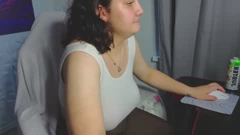 Snapshot of mary_f0x chatting on June 2026 08:30:01 AM Mary fox online show from June 2026 08:30:01 AM