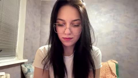 Snapshot of maryellensiewert chatting on December 2025 09:30:01 PM Stephie online show from December 2025 09:30:01 PM