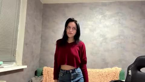 Snapshot of maryellensiewert chatting on December 2025 09:30:01 PM Stephie online show from December 2025 09:30:01 PM