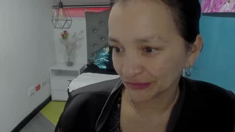 Marylin online show from December 2024 08:18:01 PM