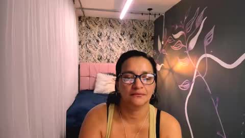 Marylin online show from March 2025 09:59:01 PM