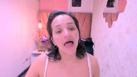 Marylin online show from September 2025 08:38:02 AM